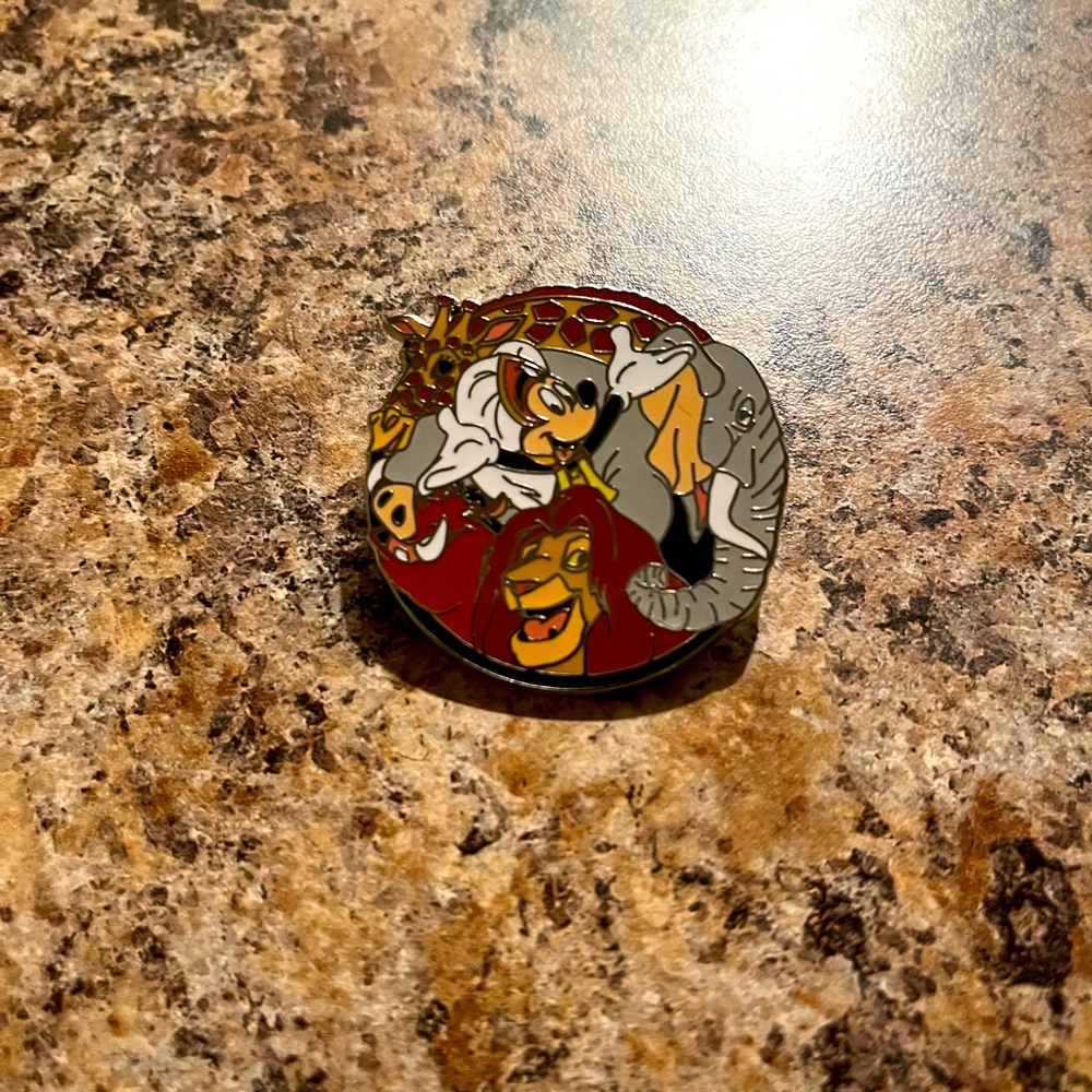 Mickey Mouse Animal Kingdom Disney Pin